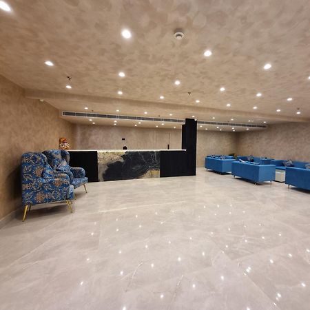 Dolphin Club Hotel Chinhat Eksteriør billede