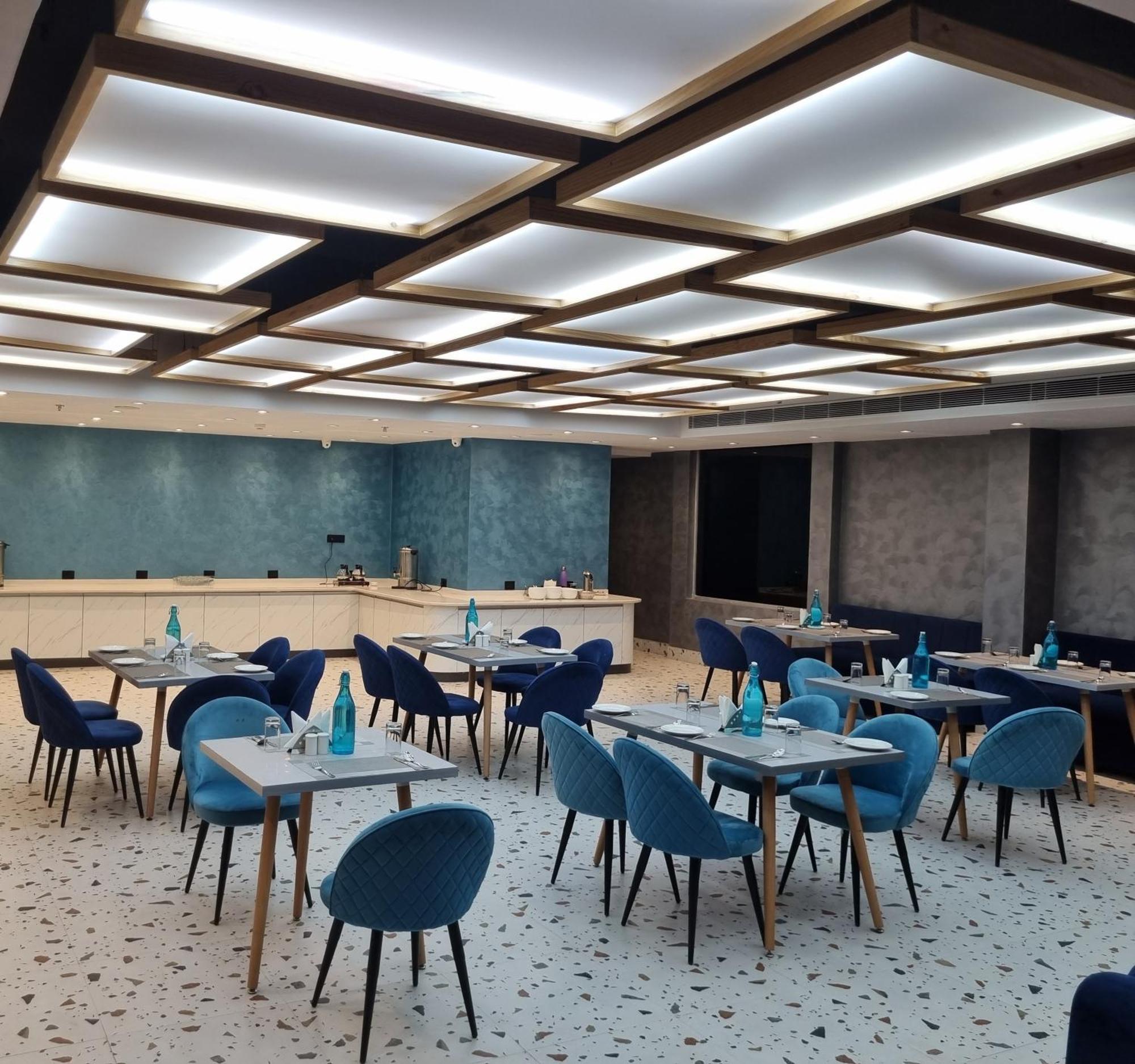 Dolphin Club Hotel Chinhat Eksteriør billede
